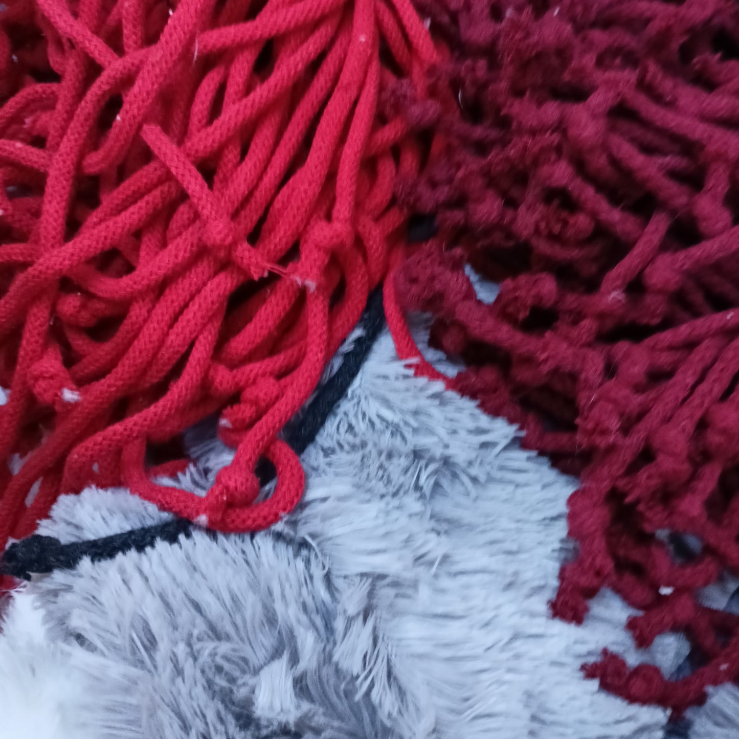 OUTLET wykroje z tkaniny Shaggy ecru, biały, brąz, czarny, róż, szary + sznurek bawełniany cały karton 9 kg