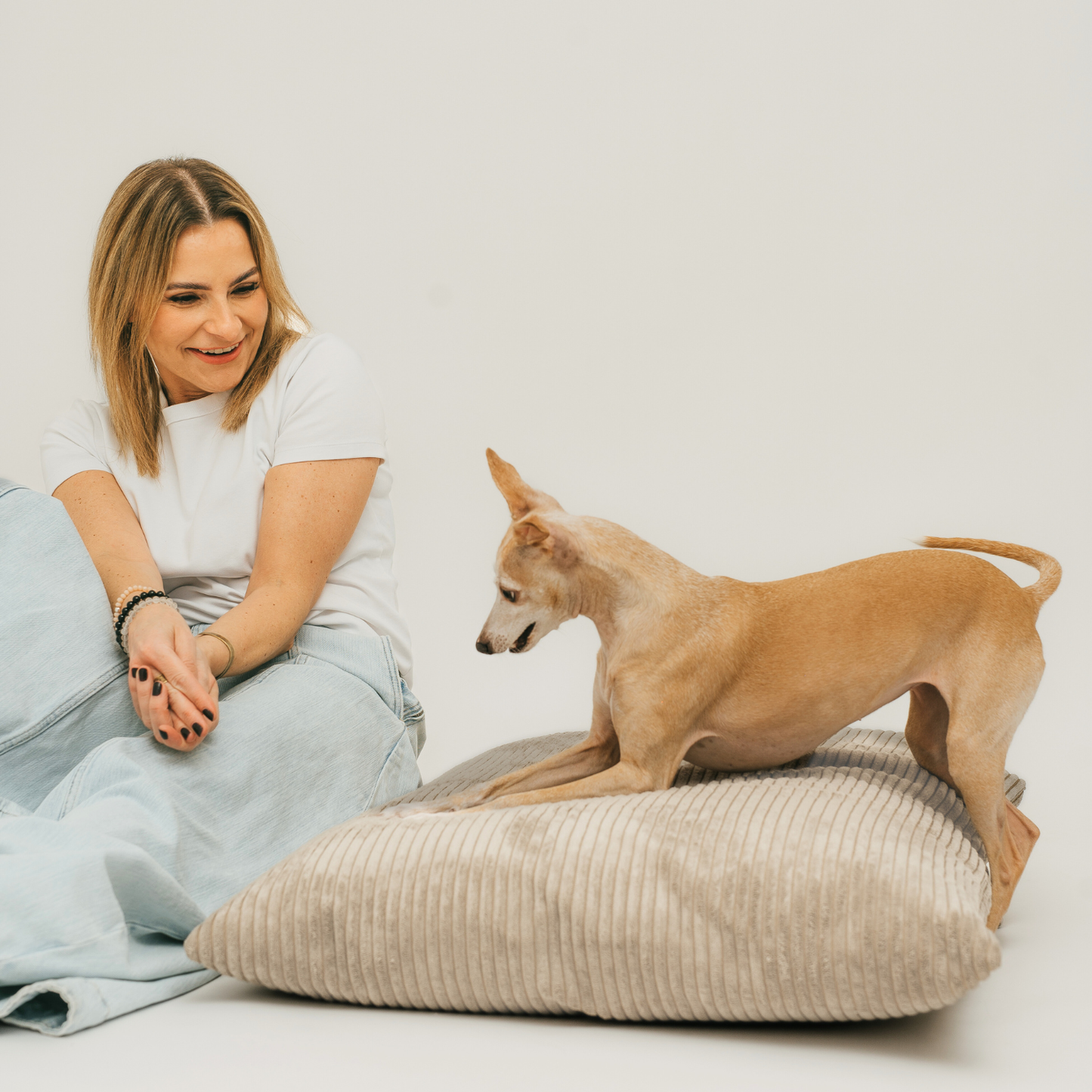 Poduszka dla psa ze sztruksu MOLLY