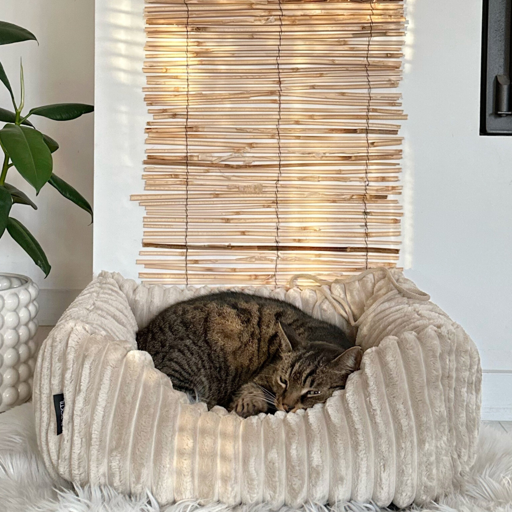 Pluszowe legowisko dla kota BELLA